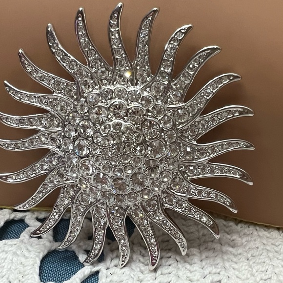 Camrose Kross JBK Jacqueline Kennedy Sunburst Starburst Rhinestone Brooch Pin - Picture 5 of 7